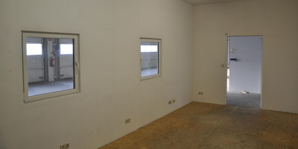 Gewerbeobjekt/Halle mit Büro und Stellplätzen zentral gelegen in Wismar-Westhafen – 17 Montageraum