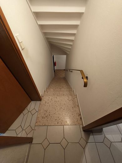 Raumwunder mit Einliegerwohnung & Doppelgarage - provisionsfrei - Erbpacht – Kellerzugang ü.beide Einheiten
