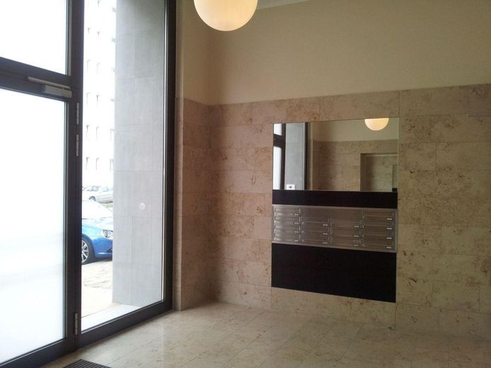 ruhige 4 Zi.-Whg mit Südloggia zum grünen Innenhof in Berlin Mitte – provisionsfrei – Eingangsbereich
