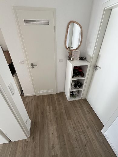 List, recién renovado, 2 habitaciones/balcón a partir del 01.09. o más tarde – Foto 6