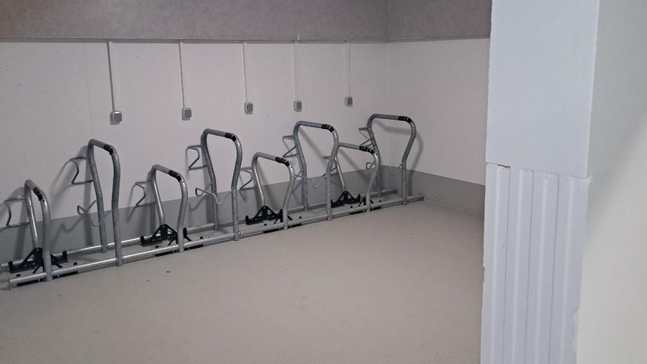 NEUBAU am Freibad - Wallbox Fahrradgarage Topausstattung – Fahrradkeller E + Lastenräder