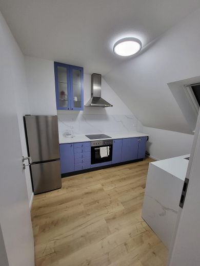 Frisch sanierte, möblierte, geräumige 1-Zimmer Wohnung in Neumarkt i.d.OPf. – Küche