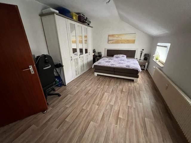Schlafzimmer OG links
