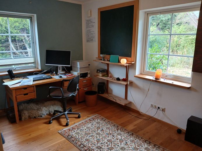 **PROVISIONSFREI** Wohlfühlen im Original Schwedenhaus (KfW40) – Zimmer/Büro 1