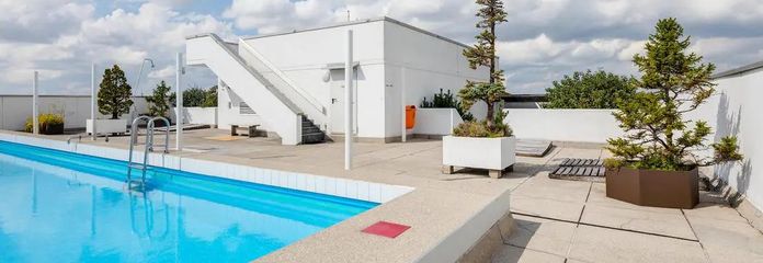 Pool auf dem Dach