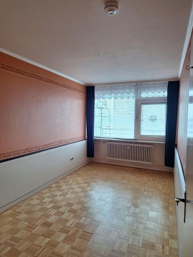 Schlafzimmer wird tapeziert