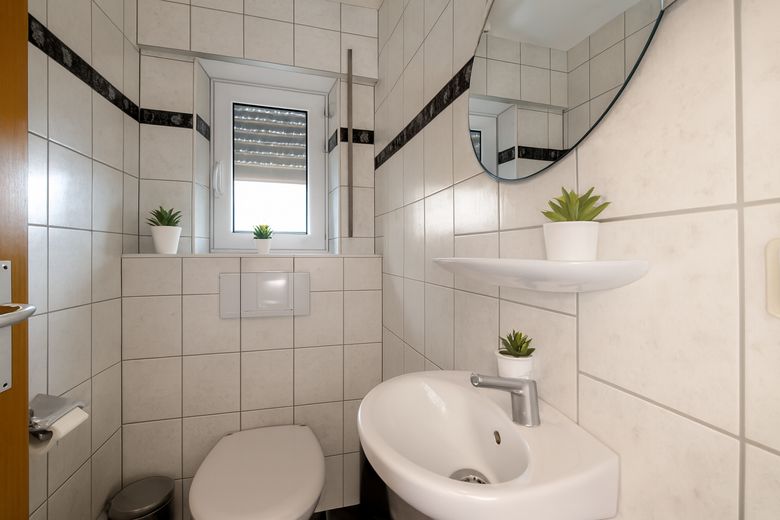 Extra WC Raum mit Fenster