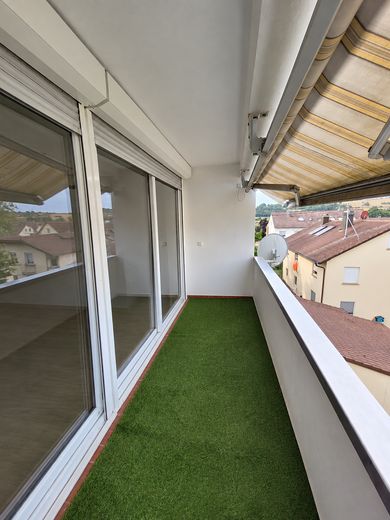 ¡Apartamento de 4 habitaciones en el corazón de Illingen! – Balkon