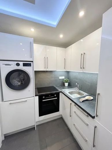 Helles Ambiente, entspanntes Wohnen / Geigenbergerstiaße 23, München / 1.OG / WE73 / Zi.1 – Küche