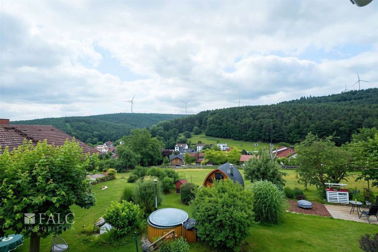 Machen Sie was daraus! EFH wartet auf "Renovierung" – Ausblick - (KI generiert)