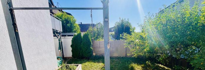 Kernsanierte EG-Wohnung mit eigenem Garten