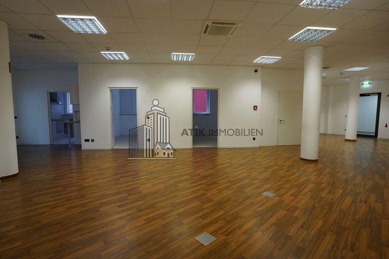 ATIK: Moderne Büro- und Praxisflächen im Gesundheits- und Ärztezentrum Lusanum – Eingangsbereich