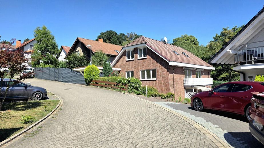 Einziehen und wohlfühlen, bezugsfertige Maisonette mit Balkon und Garten ✅provisionsfrei✅ – Wohnumfeld