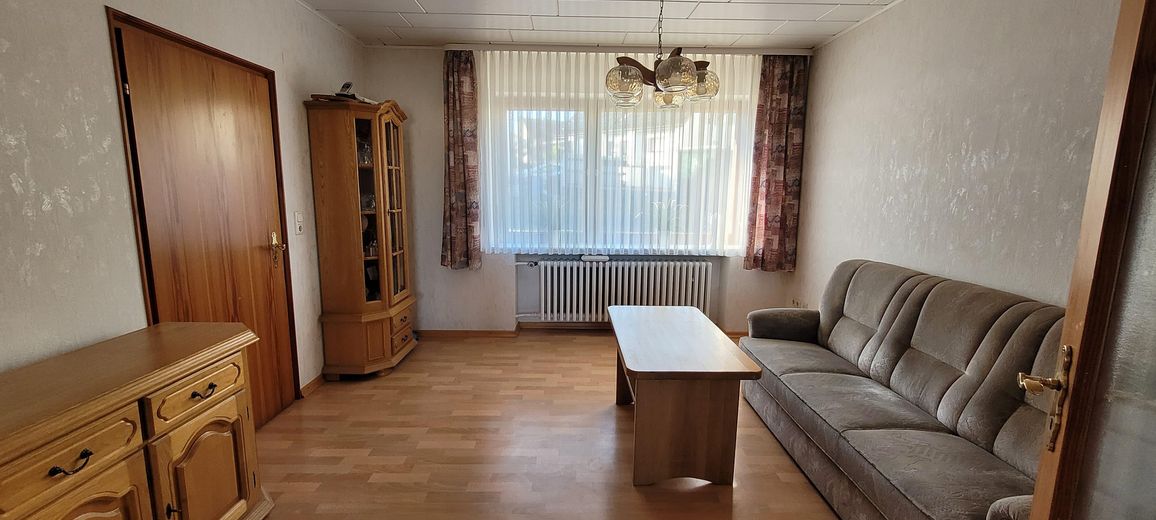 Casa unifamiliare con officina – spazio per vivere e creare – Wohnzimmer