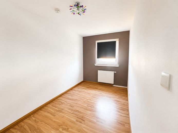 Neat 3-room apartment with balcony – Gäste/Kinder/Arbeit