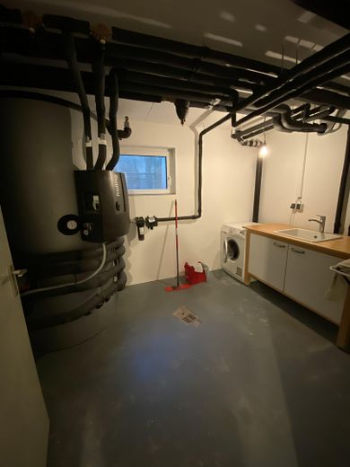 Hochwertig modernisiertes Einfamilienhaus in begehrter, stadtnaher Lage (provisionsfrei, Erstbezug) – Heizraum/Waschküche