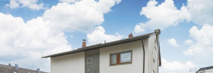 Bezugsfrei ab Oktober! Attraktives Zweifamilienhaus mit viel Platz und Potenzial