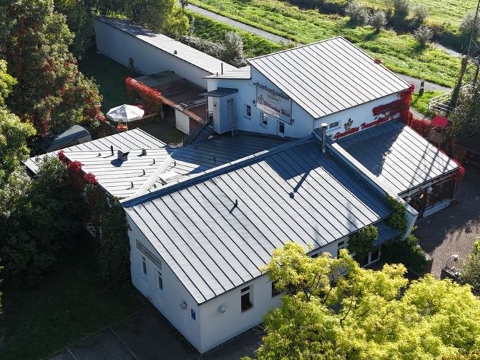Atrakcyjna nieruchomość inwestycyjna i gastronomiczna: renomowana restauracja z ogródkiem piwnym i mieszkaniem dla operatora w Kulmbach! – Zdjęcie 1