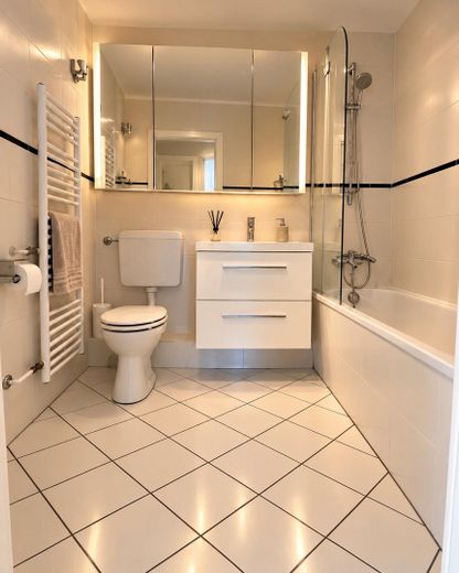 Hannover-Bemerode'un sakin ve seçkin konumunda cazip 3 odalı daire (72 m²) – Bad