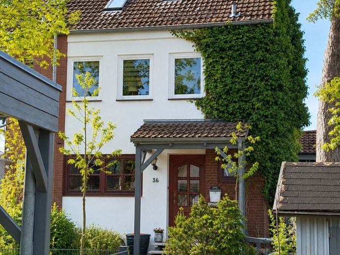 Vermietetes Reihenendhaus in Bad Bramstedt – solide Anlage mit Zukunftsperspektive – Foto 1