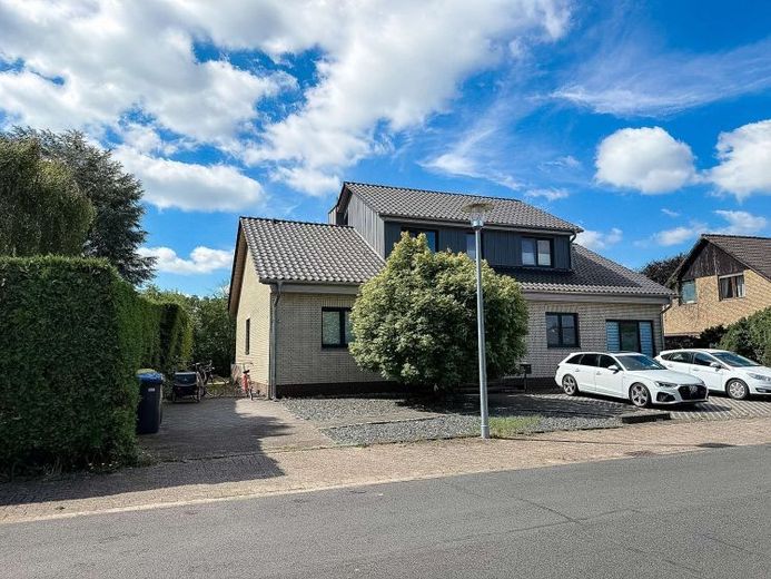 Lichtdurchflutete Wohnung mit Garten sucht Sie – Foto 1
