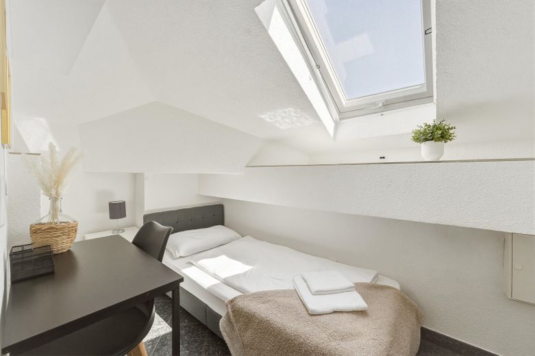 Charmante 4,5-Zimmer Dachgeschosswohnung – Schlfazimmer 3