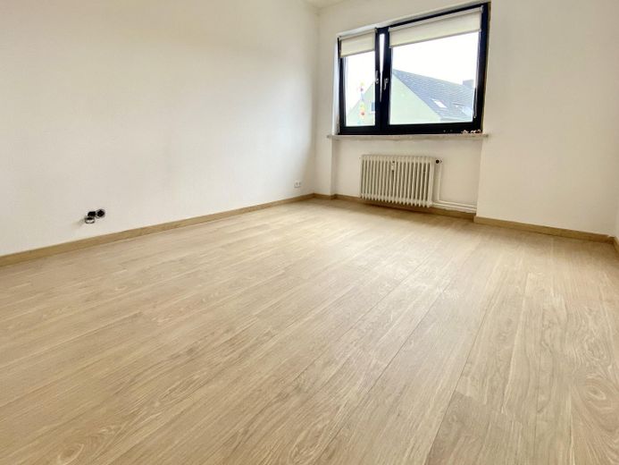 Charmante 2-Zimmer-Wohnung mit Balkon – sofort bezugsbereit – Schlafzimmer