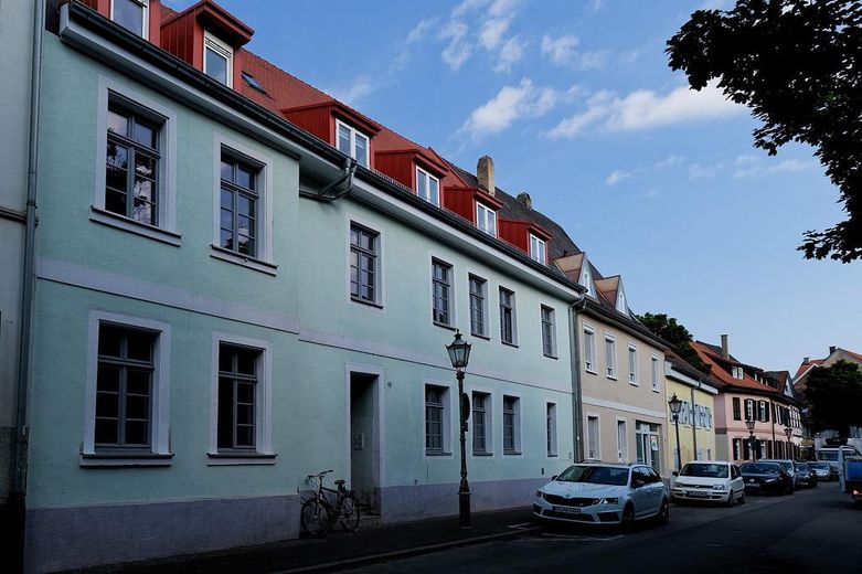 Package offer: Two student residences in Karlsruhe – Außenansicht Haus O11