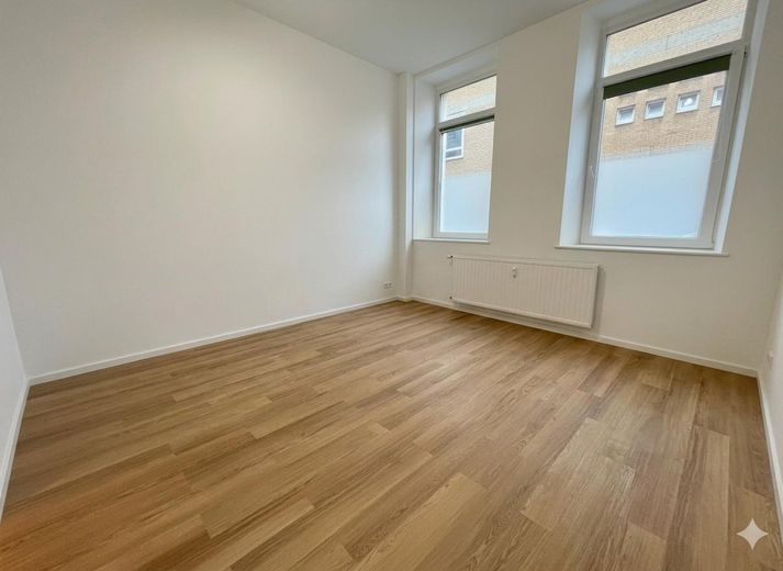 Stadtgarten के पास नई फिटेड किचन सहित शानदार 3-कमरों वाला अपार्टमेंट – Schlafzimmer 1