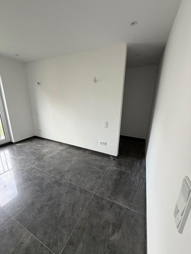 Großzügige 5-Zimmer-Neubauwohnung mit Einbauküche, Balkon und Stellplatz in Rodenbach – Foto 19