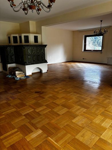 Wonzimmer mit Kachelofen