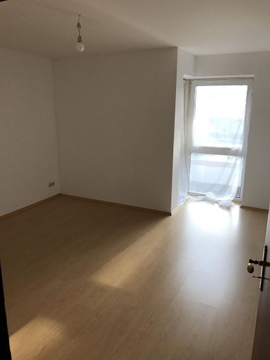 Helle schöne 2-Zimmer-Wohnung mit SW-Balkon und Blick ins Grüne in Kirchrode – Schlafzimmer
