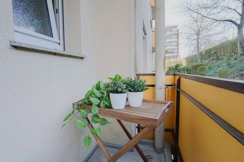 Mitten in der Stadt – helle 3-Zimmer-Wohnung mit guter Verkehrsanbindung- provisionsfrei – Balkon Küche