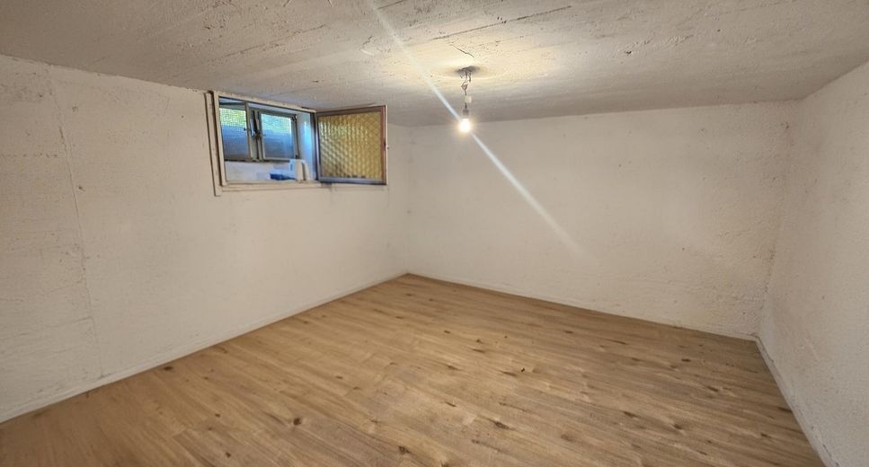1. Zimmer im Keller