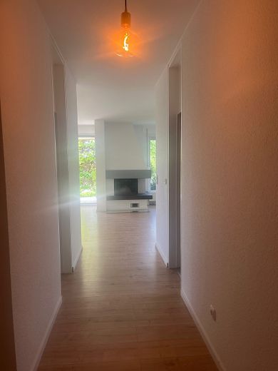 Wunderschöne Dreizimmerwohnung mit Garten und Terrasse – Foto 4