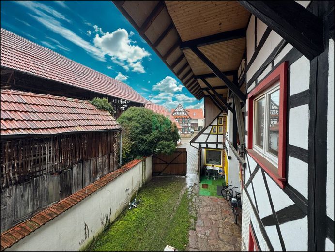 Hatzenbühl'de Potansiyelli çok daireli ev - yatırım objesi – Haus und Grundstück
