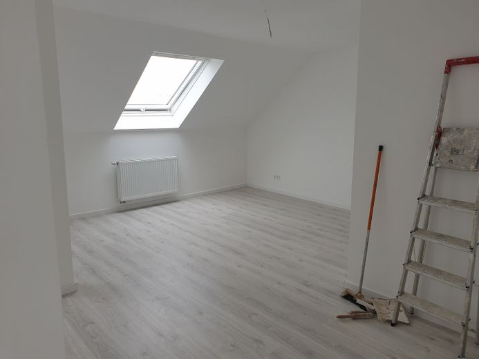 NÄHE BAHNHOF/KAUFLAND,70 m2 DACHGESCHOSS WOHNUNG ZU VERMIETEN,SOFORT FREI – Foto 5
