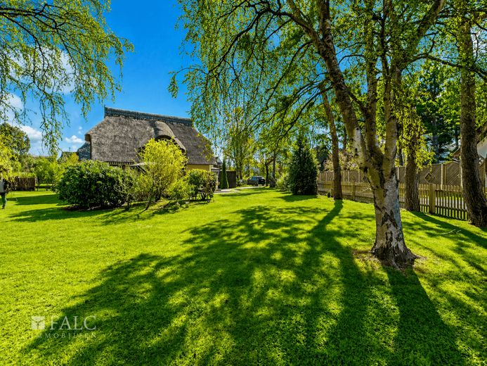 ***Erste Reihe, Reetdach, Ostsee - exklusives Ferienhaus in Ahrenshoop*** – Garten Hausansicht