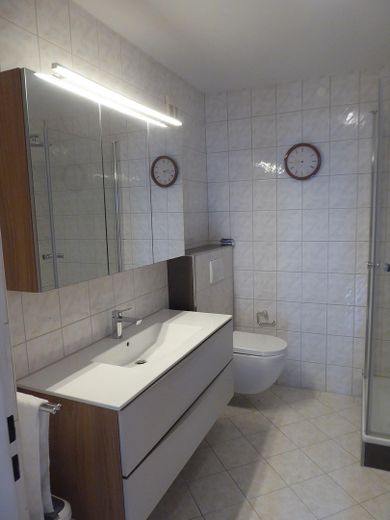 In vendita da privato, in una tranquilla posizione panoramica di Höfen – Foto 13