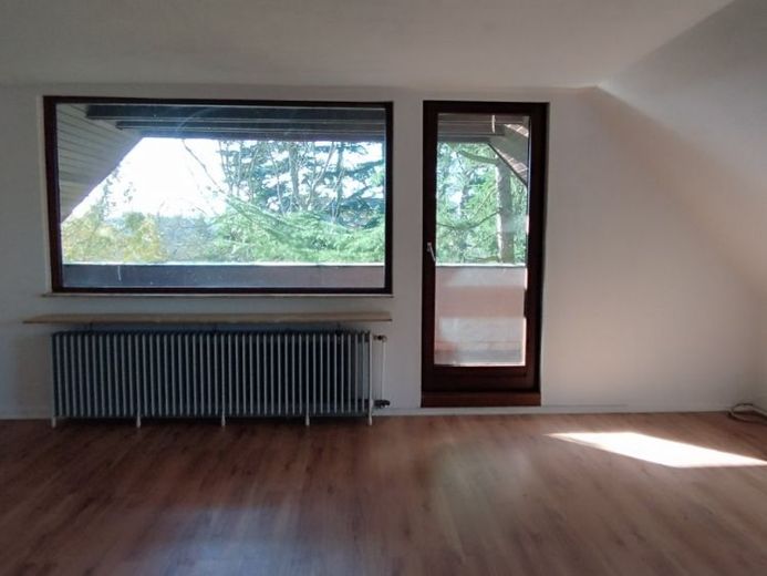 Alquiler de duración determinada de un año: apartamento abuhardillado de 3 habitaciones con entrada privada – Foto 1