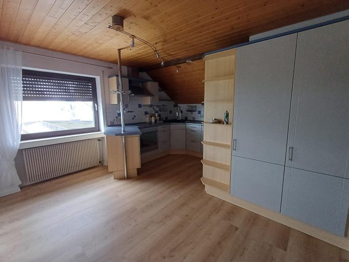 Gezellig 4-kamerappartement op de bovenste verdieping te huur in Biberach – Küche