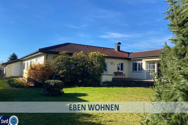 REPRÄSENTATIVER XL-WINKELBUNGALOW