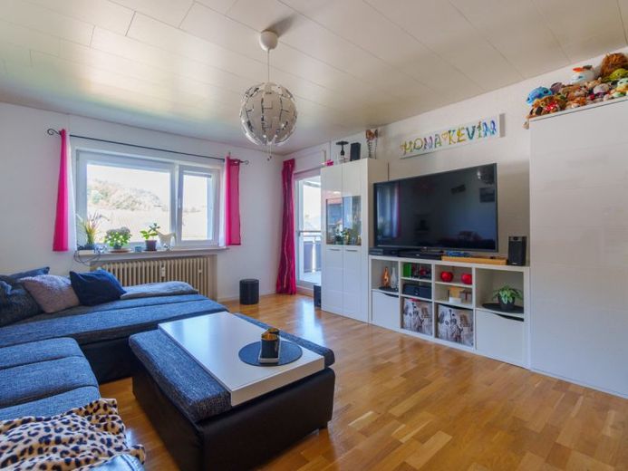 MURRHARDT: Tip Top renovierte 3 Zi-Wohnung - schöne Einbauküche - Balkon. – Bild 4