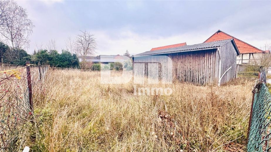 Wohn / Gewerbe Ensemble mit Wohnhaus, Stallgebäude, großer Scheune sowie Nebengebäude – Gartenbereich hinter dem Nebengebäude voll umzäunt