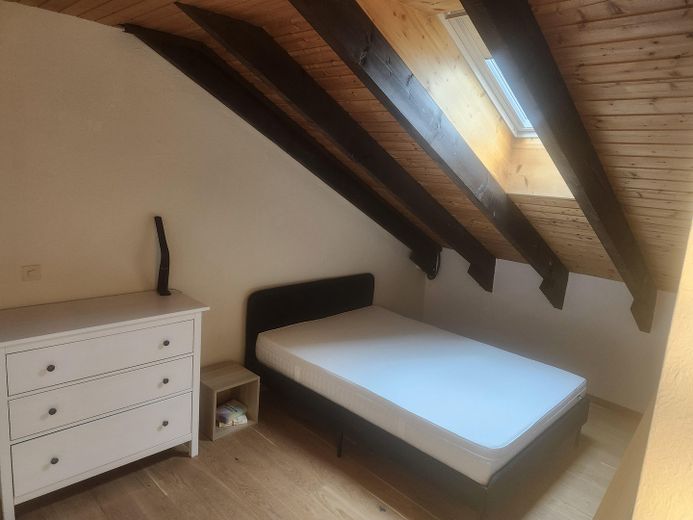 Ruhige 2-Zimmer-Whg. mit gehobener Ausstattung und Gartenanteil – Schlafzimmer
