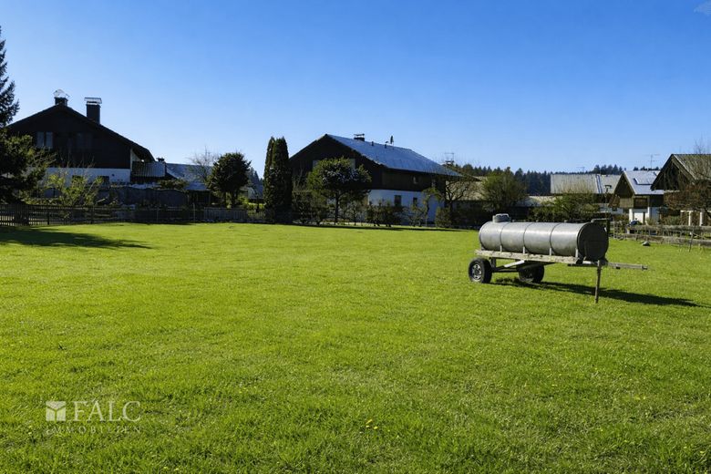 Traumhaus gesucht? Verwirklichen Sie Ihren Traum vom Eigenheim dort, wo andere Urlaub machen! – Grundstück KI-bearbeitet