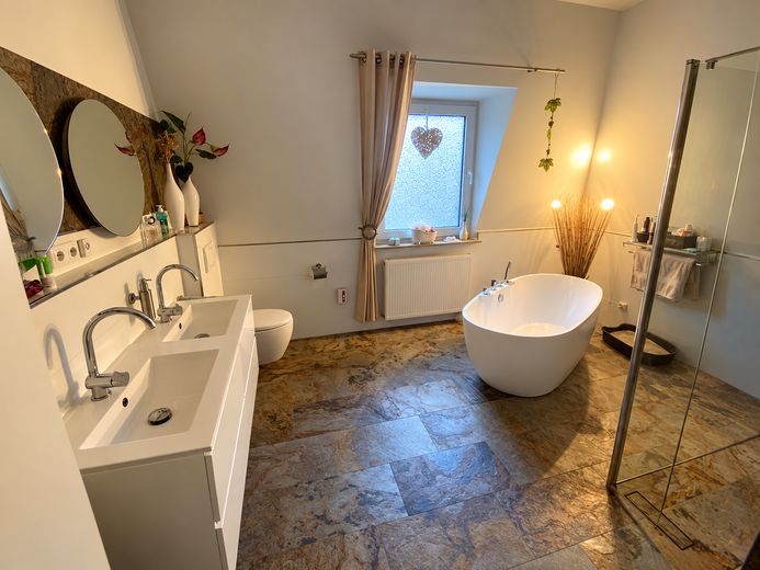VOM EIGENTÜMER! Charmantes Zweifamilienhaus in Wehofen mit großem Garten, Pool & Whirlpool – Foto 14