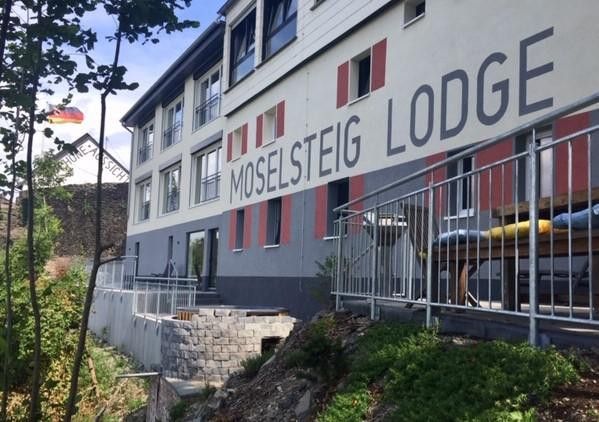 Alojamiento Moselsteig: 6 apartamentos vacacionales, cafetería y vivienda del operador con vistas al Mosela – Moselseite