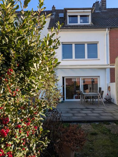 Hausansicht vom Garten