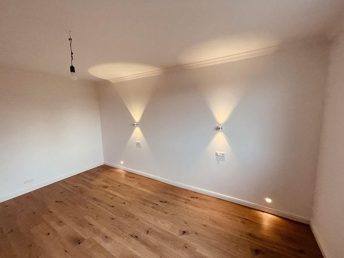 3-Zimmer-Wohntraum am Mittellandkanal – saniert, bezugsbereit & mit Weitblick – Hotellichtschaltung Schlafzi.
